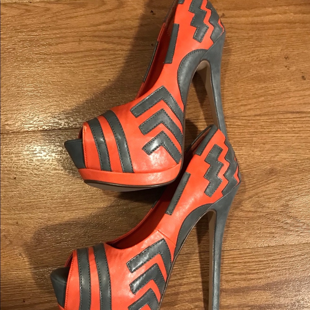 High heels - Picture 3 of 4